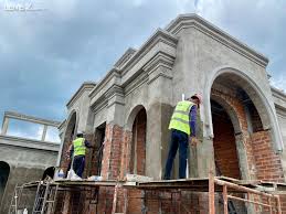 Tự xây thợ xây nhà hay thuê nhà thầu xây nhà trọn gói